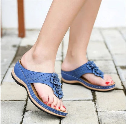 Sandales fleuries compensées